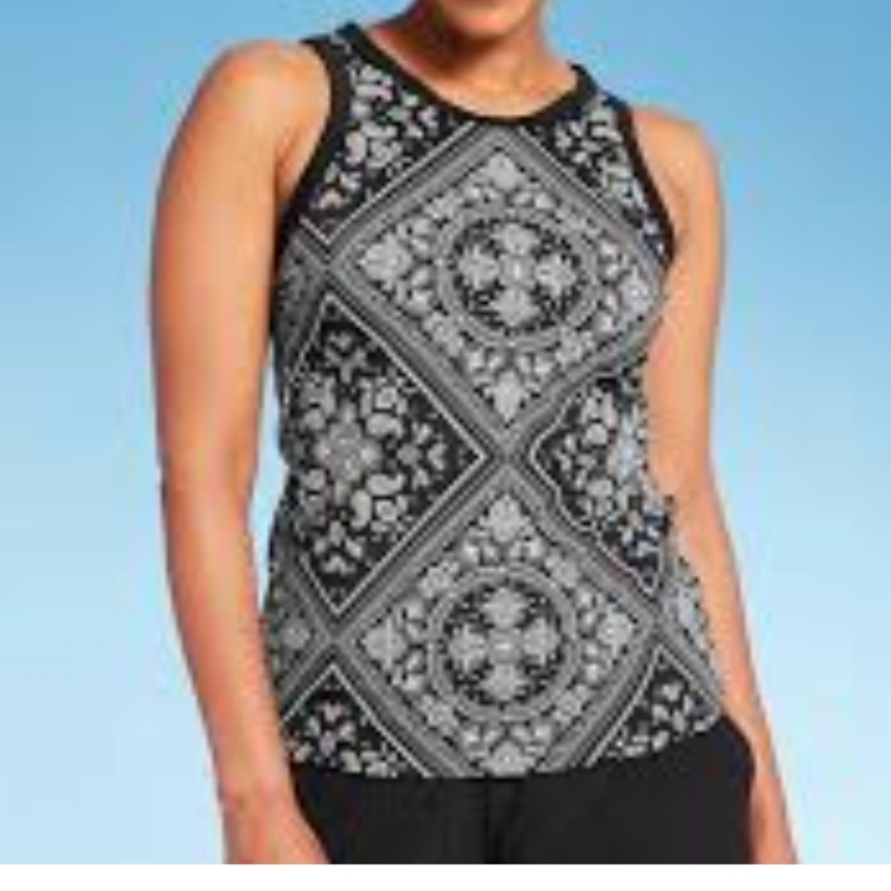 Land's End Women's Bandana Print Tankini Swim Top Sewn in Bra Size Small6/8 NWT